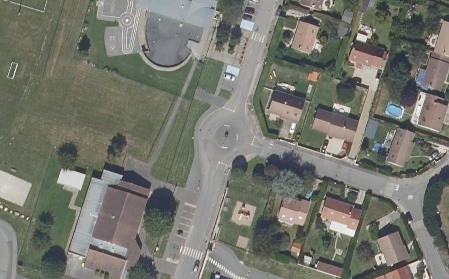 Vue aérienne du Rond-point anonyme n°26929650