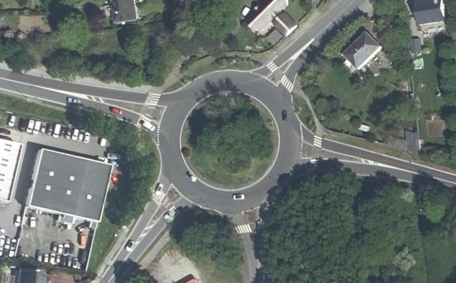 Vue aérienne du Rond-point anonyme n°26954822