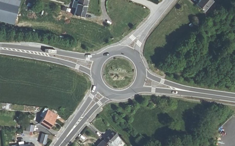 Vue aérienne du Rond-point anonyme n°26954931
