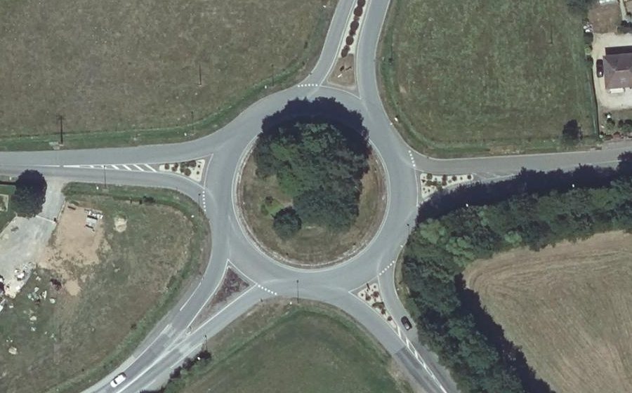 Vue aérienne du Rond-point anonyme n°26973958