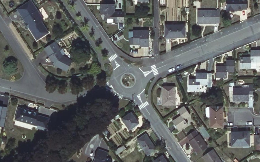 Vue aérienne du Rond-point anonyme n°26974533