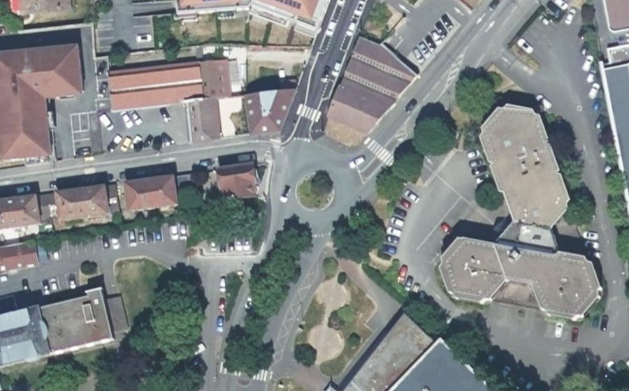 Vue aérienne du Rond-point anonyme n°26978712
