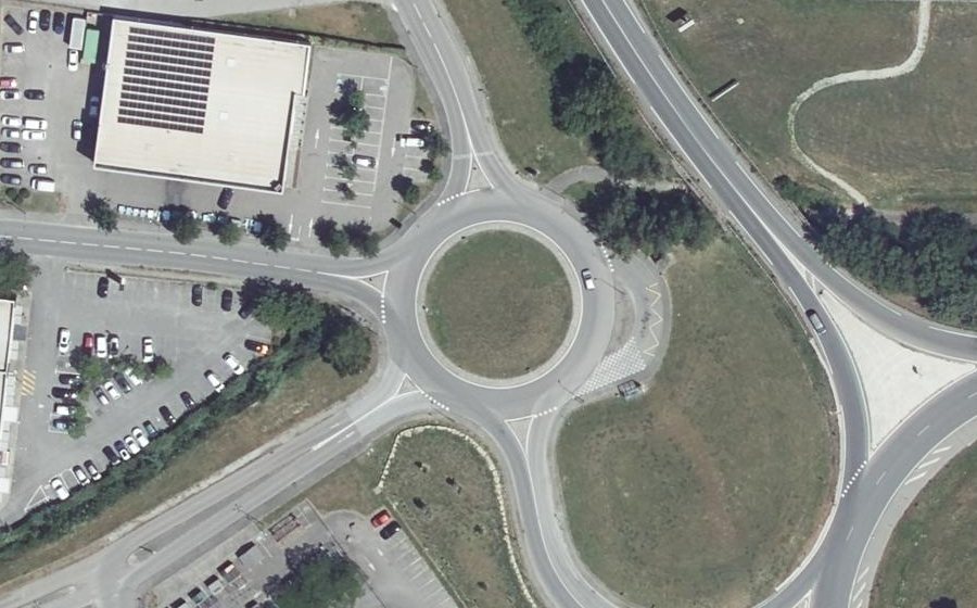 Vue aérienne du Rond-point anonyme n°26981886