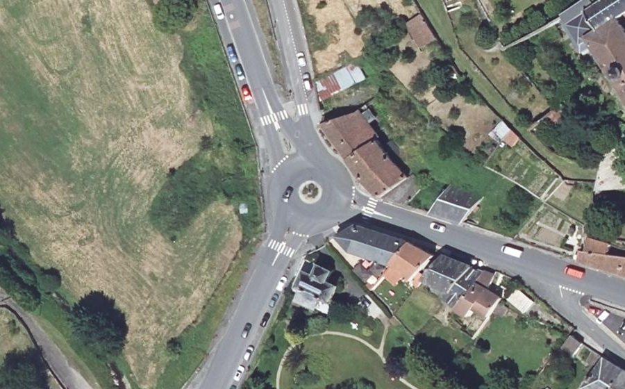 Vue aérienne du Rond-point anonyme n°26989096