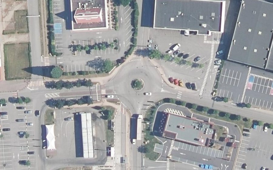 Vue aérienne du Rond-point anonyme n°27002567