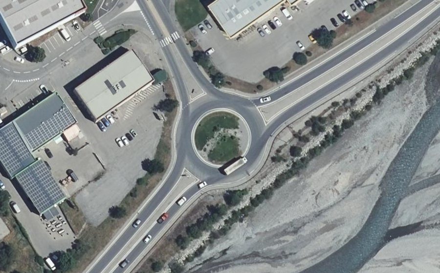 Vue aérienne du Rond-point anonyme n°27002994