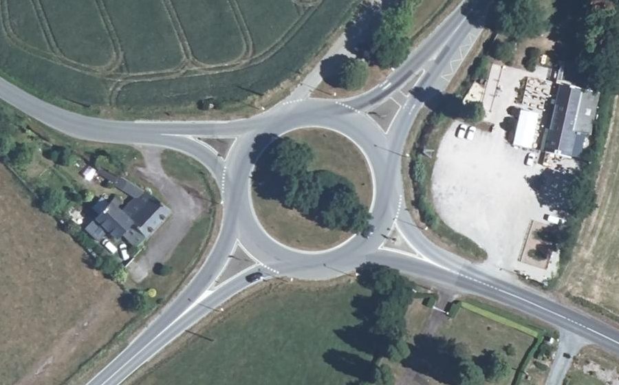 Vue aérienne du Rond-point anonyme n°27004779
