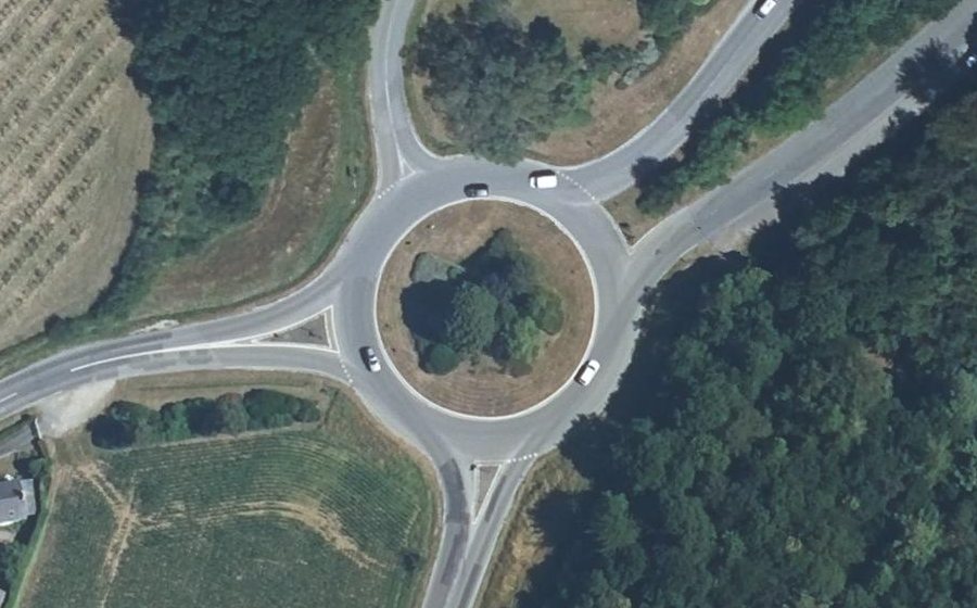 Vue aérienne du Rond-point anonyme n°27004780