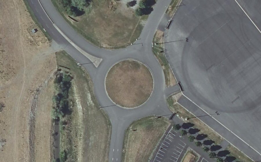 Vue aérienne du Rond-point anonyme n°27008546