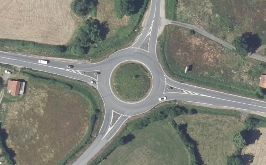 Vue aérienne du Rond-point anonyme n°27009719