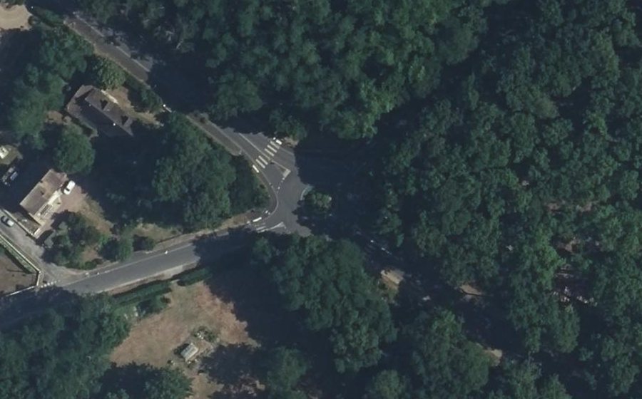 Vue aérienne du Rond-point anonyme n°27023231