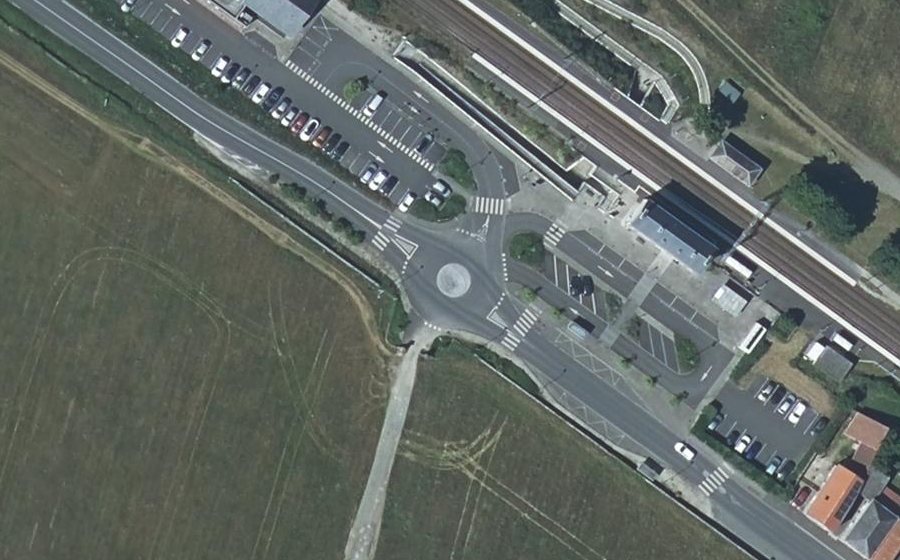 Vue aérienne du Rond-point anonyme n°270300470