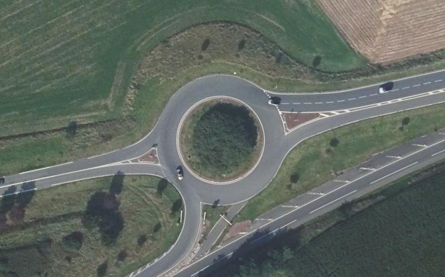Vue aérienne du Rond-point anonyme n°27033445