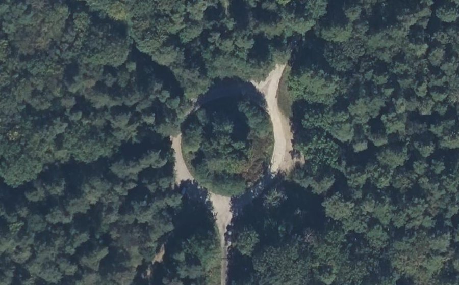 Vue aérienne du Rond-point anonyme n°27048048