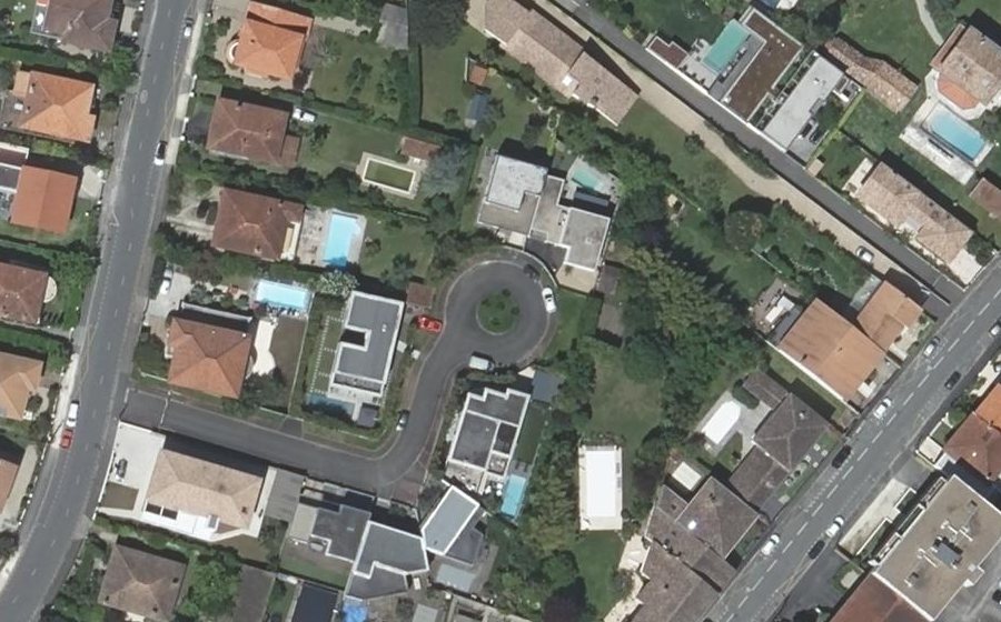 Vue aérienne du Rond-point anonyme n°270949995