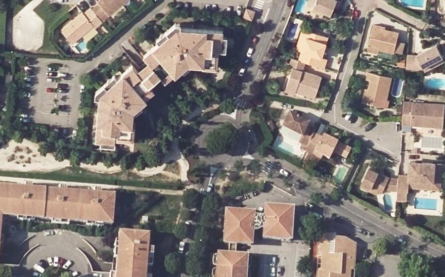 Vue aérienne du Rond-point anonyme n°27098401