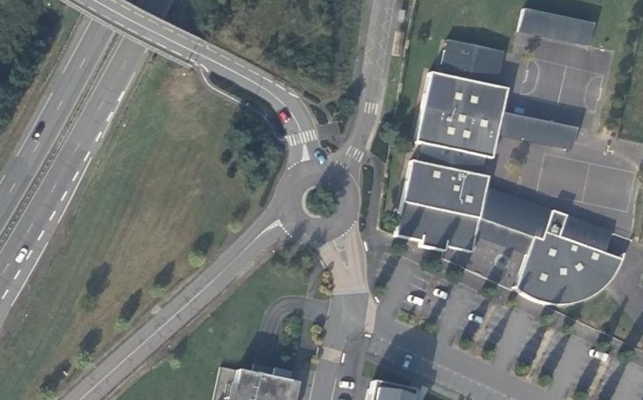Vue aérienne du Rond-point anonyme n°27100011
