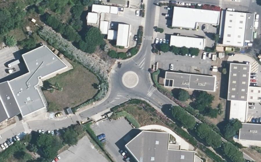 Vue aérienne du Rond-point anonyme n°27100351