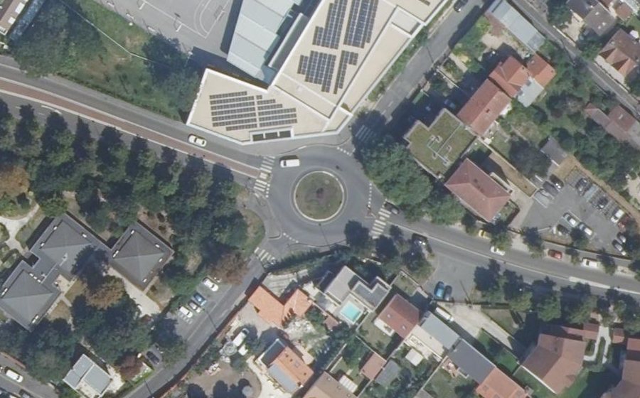Vue aérienne du Rond-point anonyme n°27101067