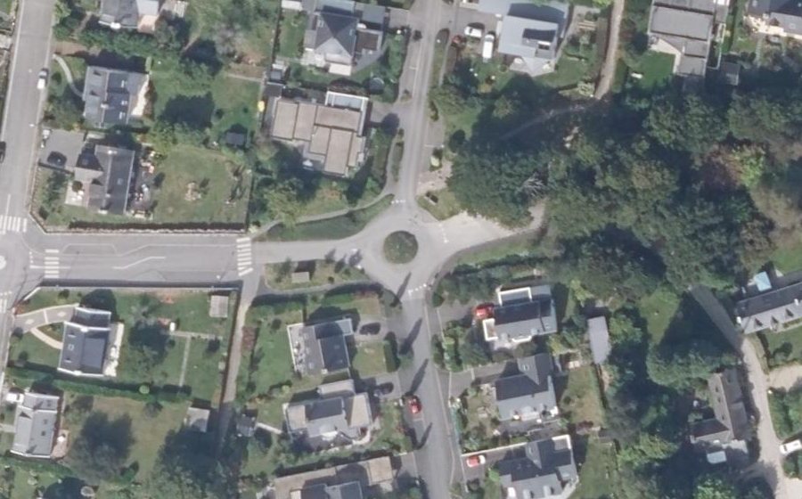 Vue aérienne du Rond-point anonyme n°271072543