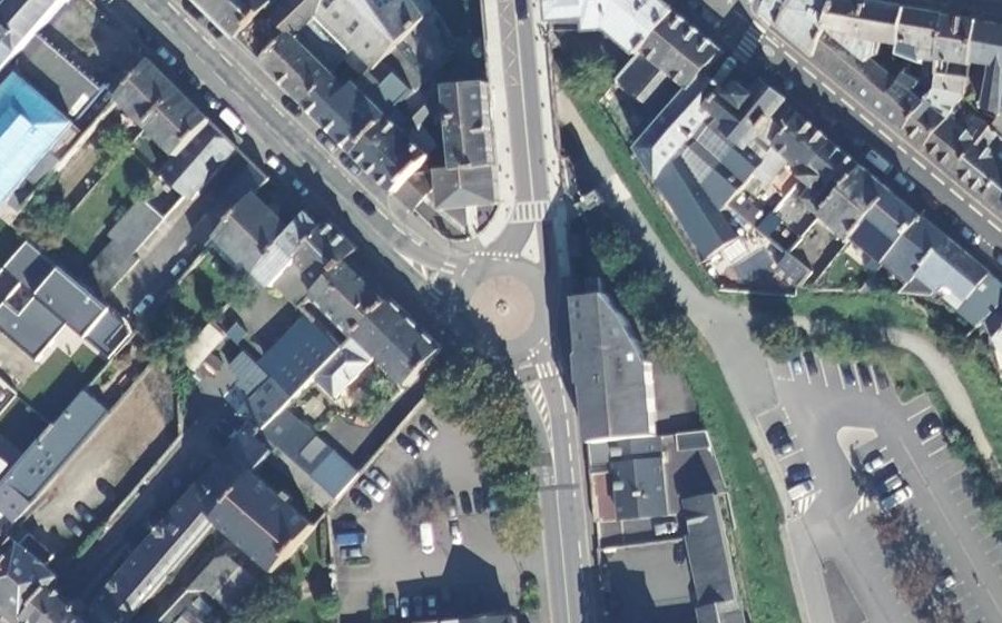 Vue aérienne du Rond-point anonyme n°27110707