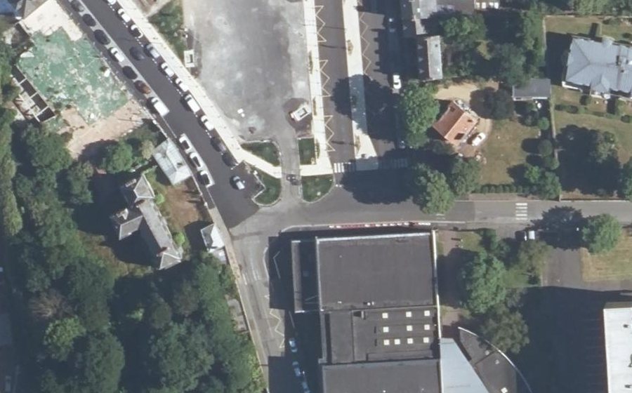 Vue aérienne du Rond-point anonyme n°27138597