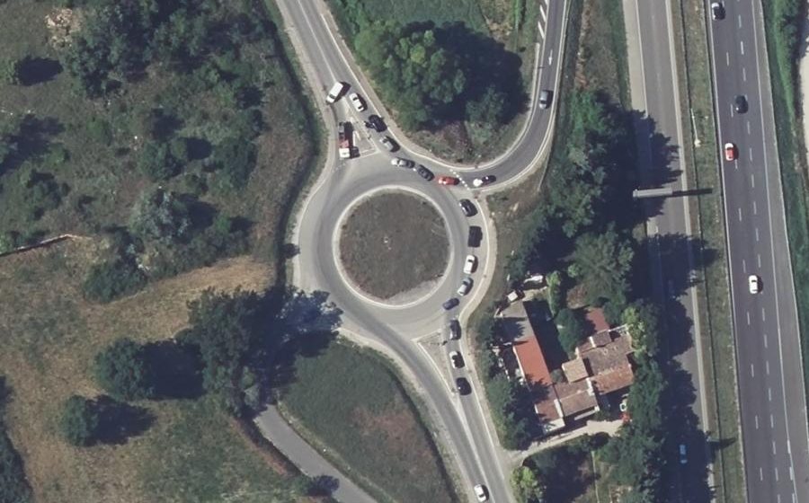 Vue aérienne du Rond-point anonyme n°27160963