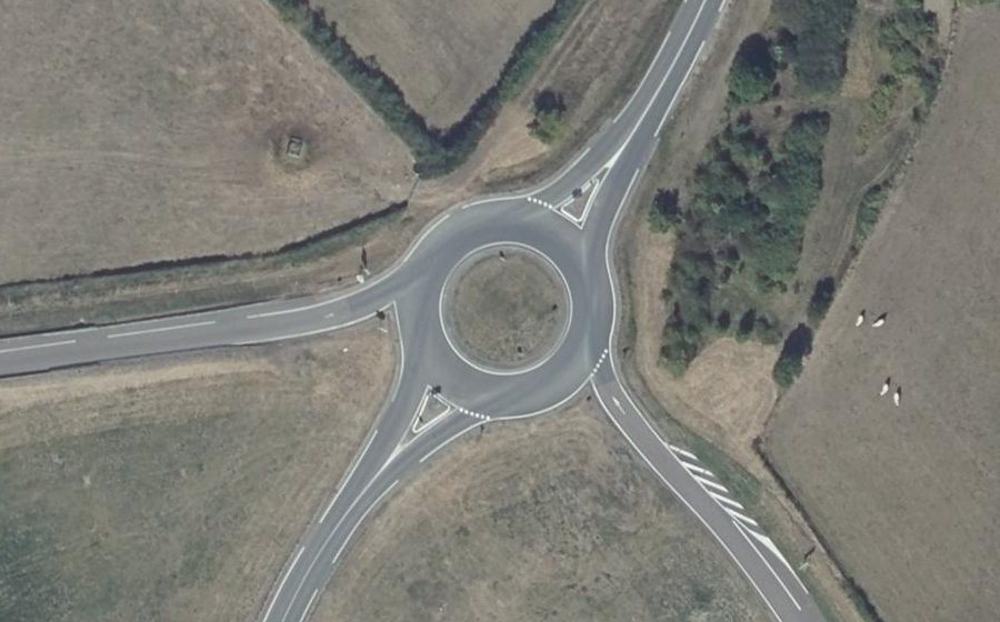 Vue aérienne du Rond-point anonyme n°27169306