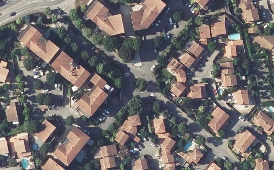 Vue aérienne du Rond-point anonyme n°27184362