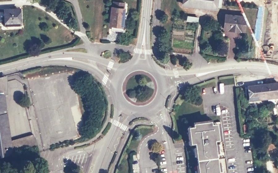 Vue aérienne du Rond-point anonyme n°27225157