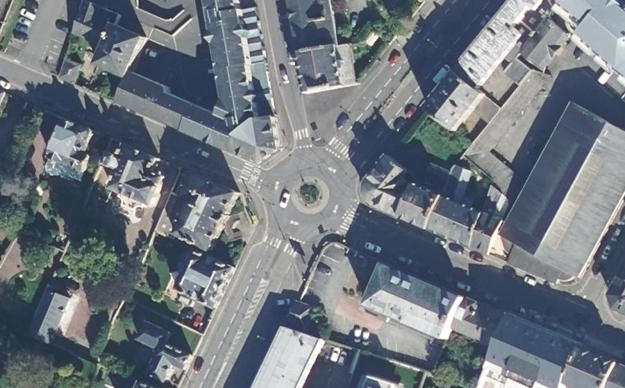 Vue aérienne du Rond-point anonyme n°27241213