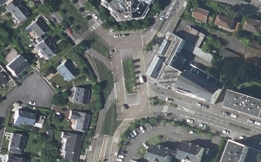 Vue aérienne du Rond-point anonyme n°27254649
