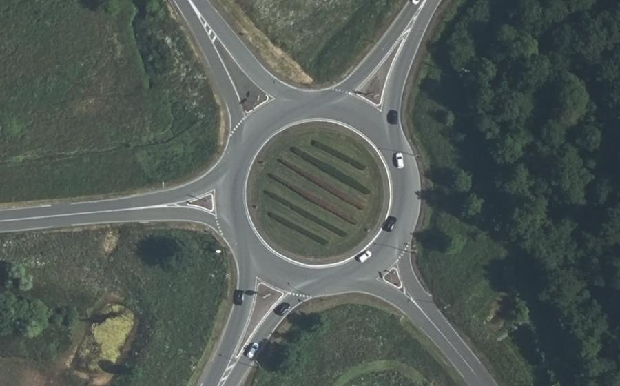 Vue aérienne du Rond-point anonyme n°27257210