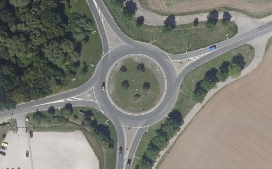 Vue aérienne du Rond-point anonyme n°27272770