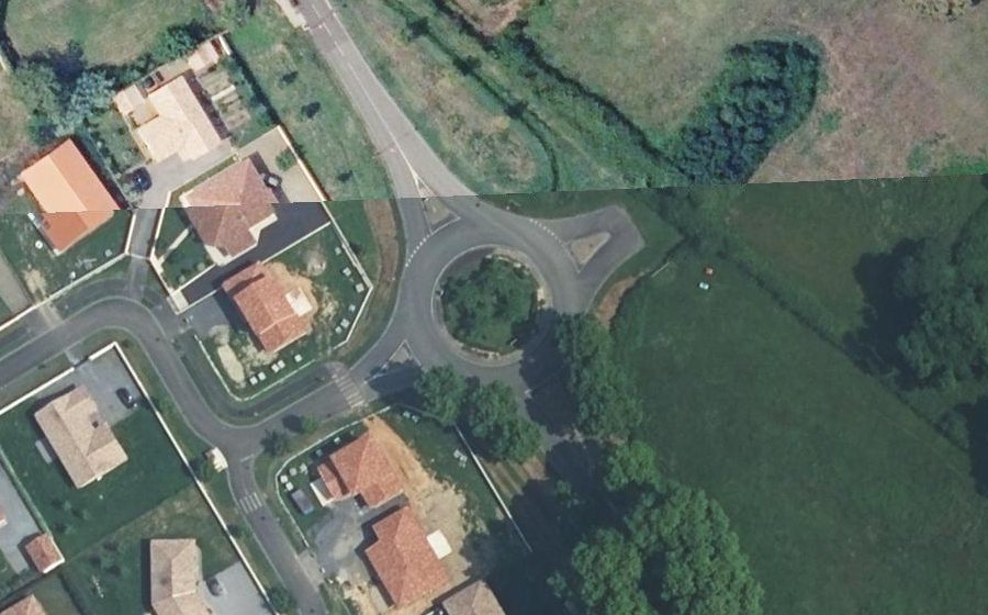 Vue aérienne du Rond-point anonyme n°27282564