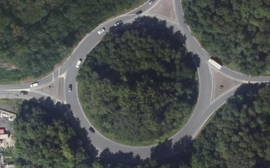 Vue aérienne du Rond-point anonyme n°27285817