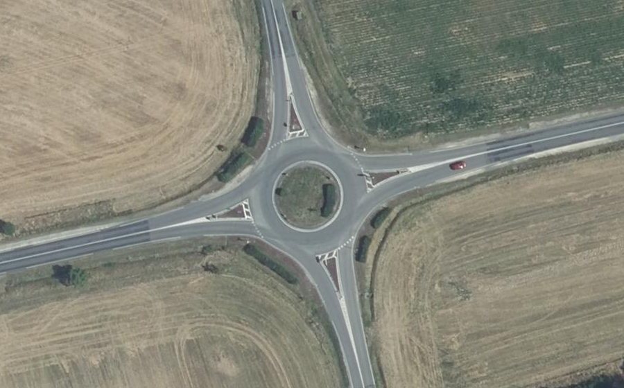 Vue aérienne du Rond-point anonyme n°27295799
