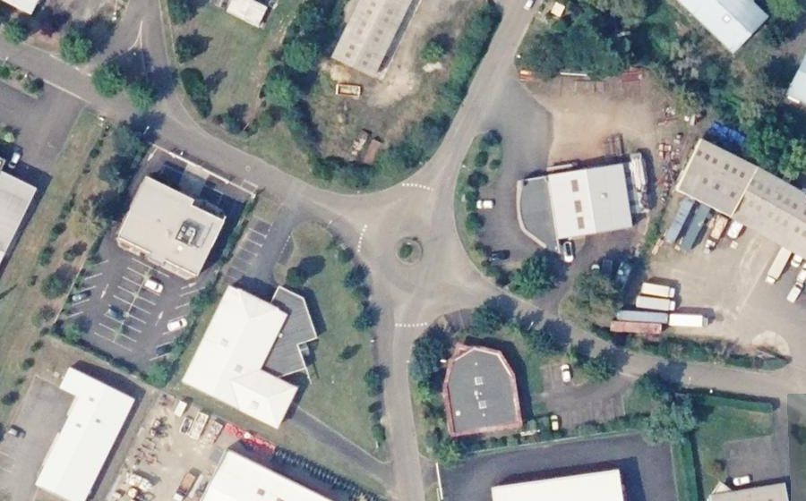 Vue aérienne du Rond-point anonyme n°27348366