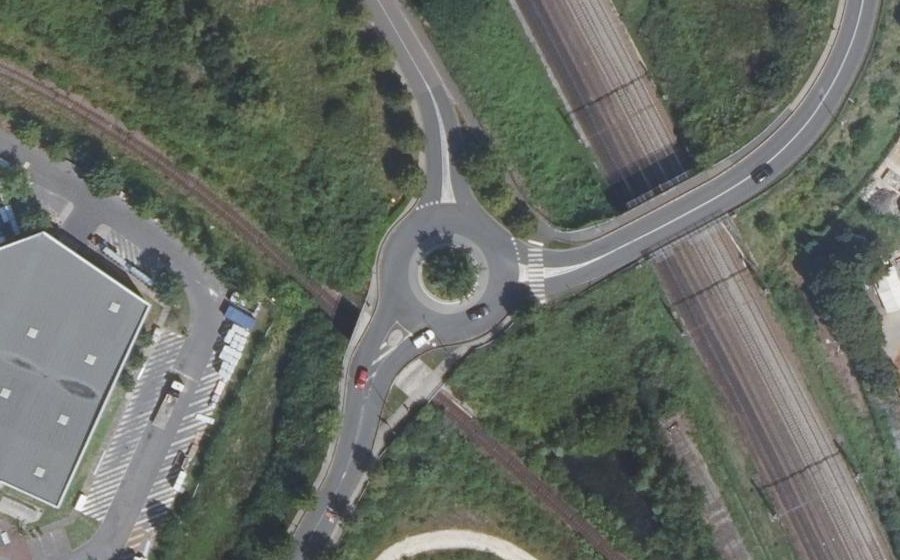 Vue aérienne du Rond-point anonyme n°27354895
