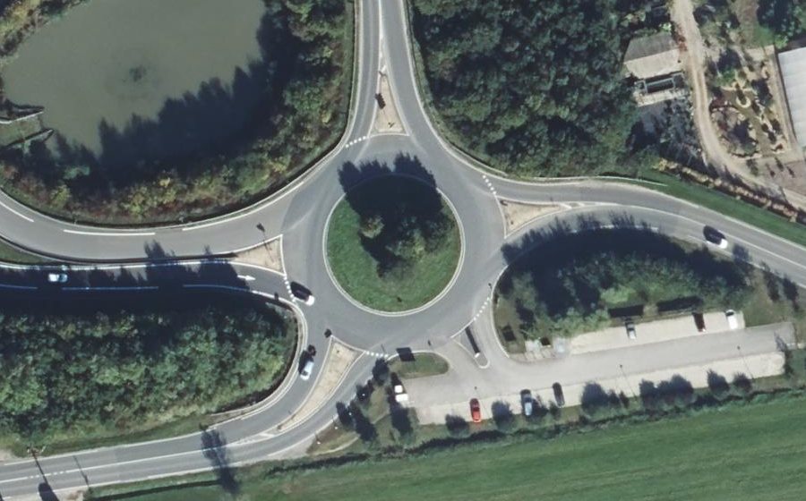 Vue aérienne du Rond-point anonyme n°27367663