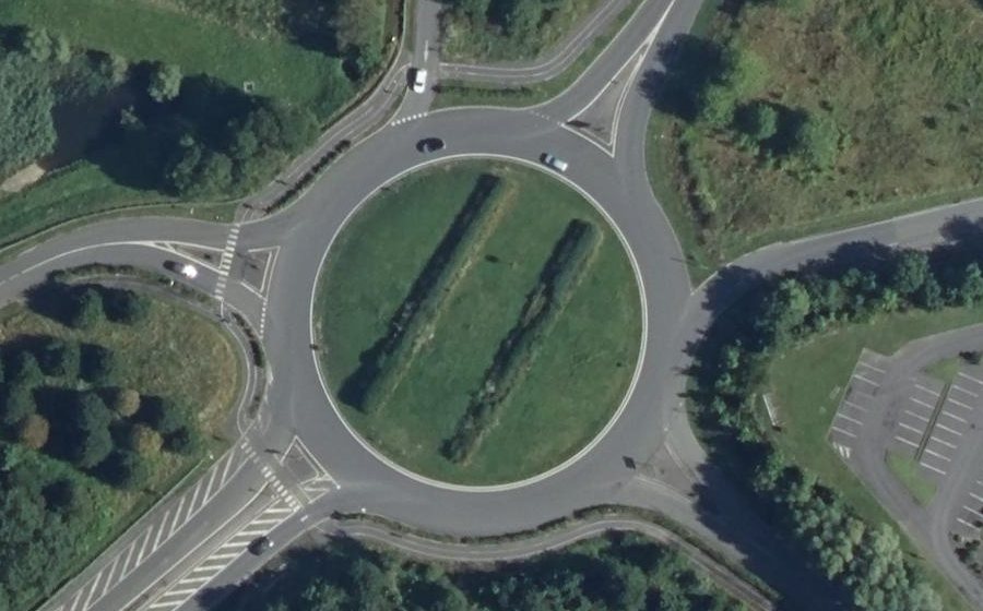 Vue aérienne du Rond-point anonyme n°27382710