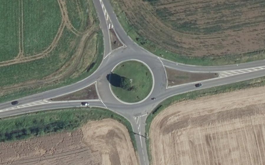 Vue aérienne du Rond-point anonyme n°27385145