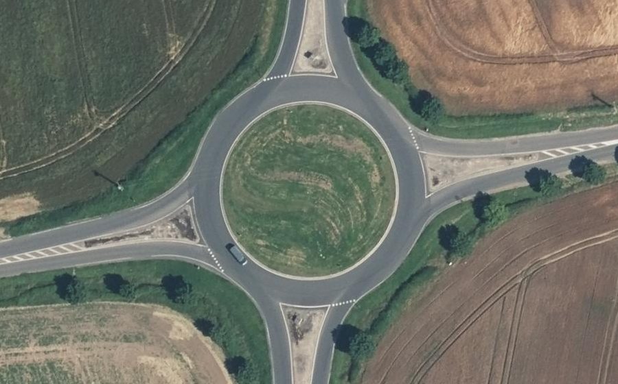 Vue aérienne du Rond-point anonyme n°27386583