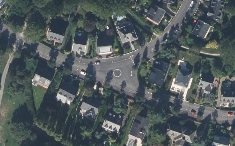 Vue aérienne du Rond-point anonyme n°27395030