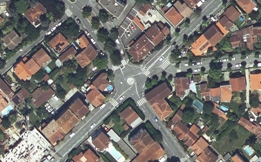 Vue aérienne du Rond-point anonyme n°27424271
