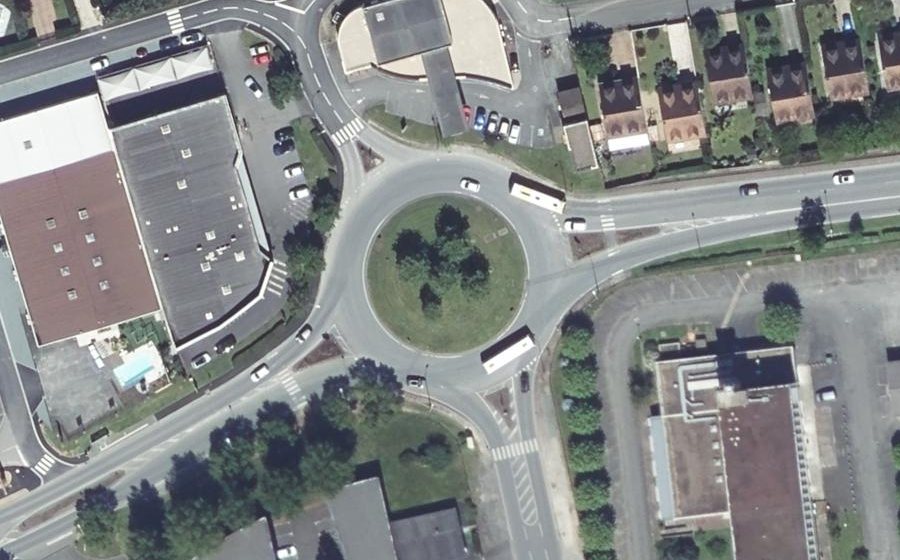 Vue aérienne du Rond-point anonyme n°27427363