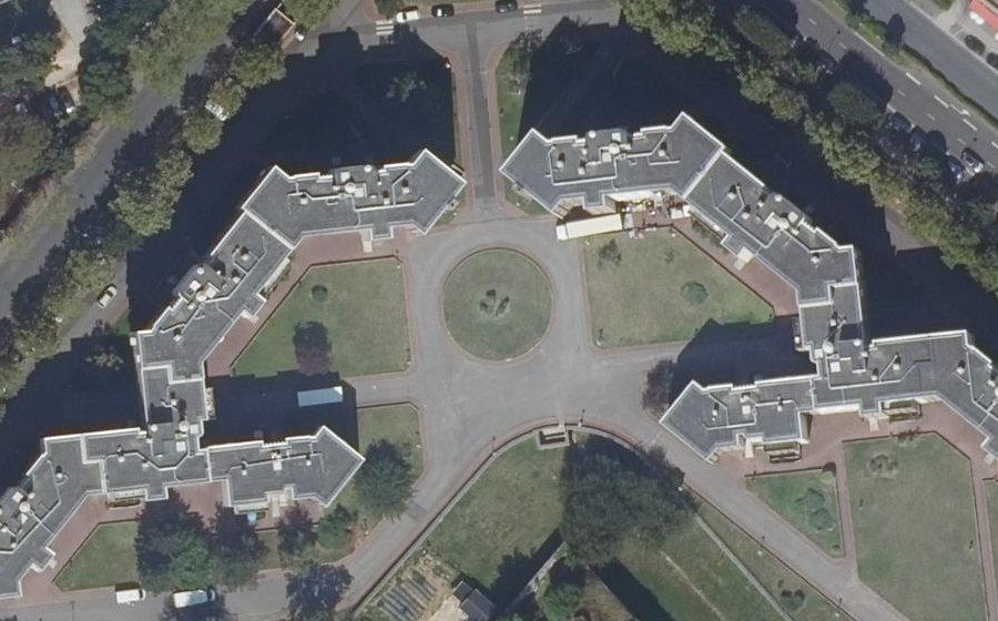 Vue aérienne du Rond-point anonyme n°27429734