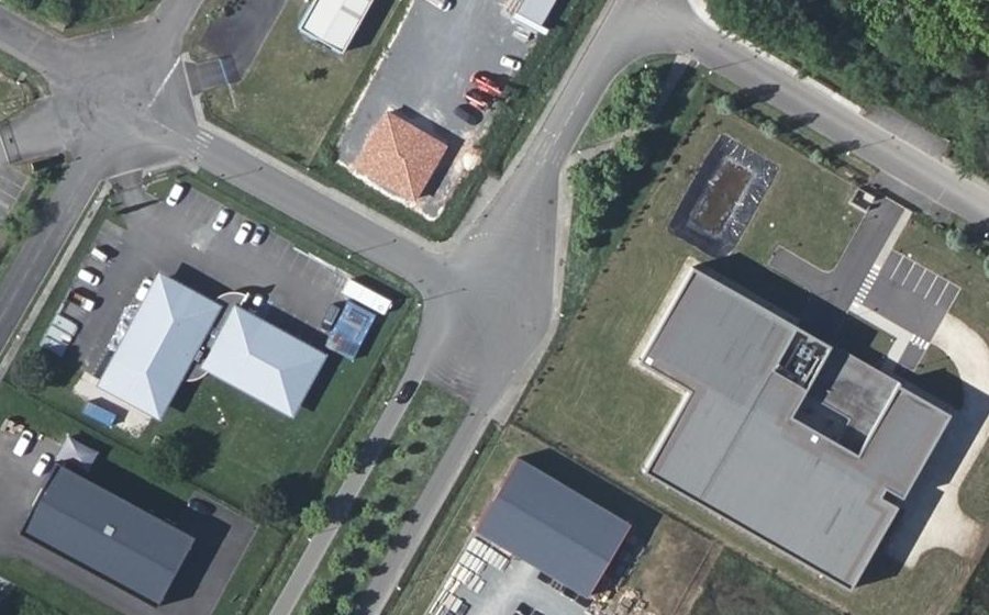 Vue aérienne du Rond-point anonyme n°274505828