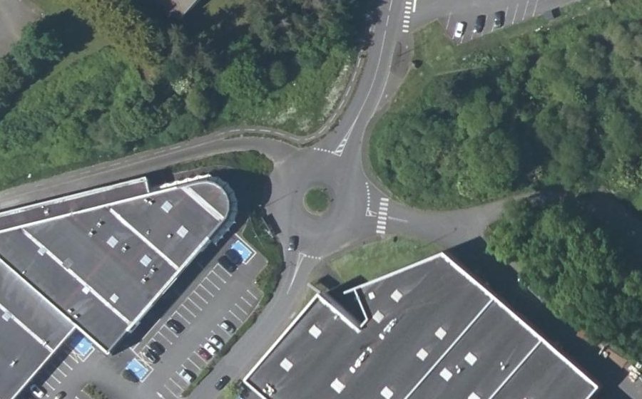 Vue aérienne du Rond-point anonyme n°27457041