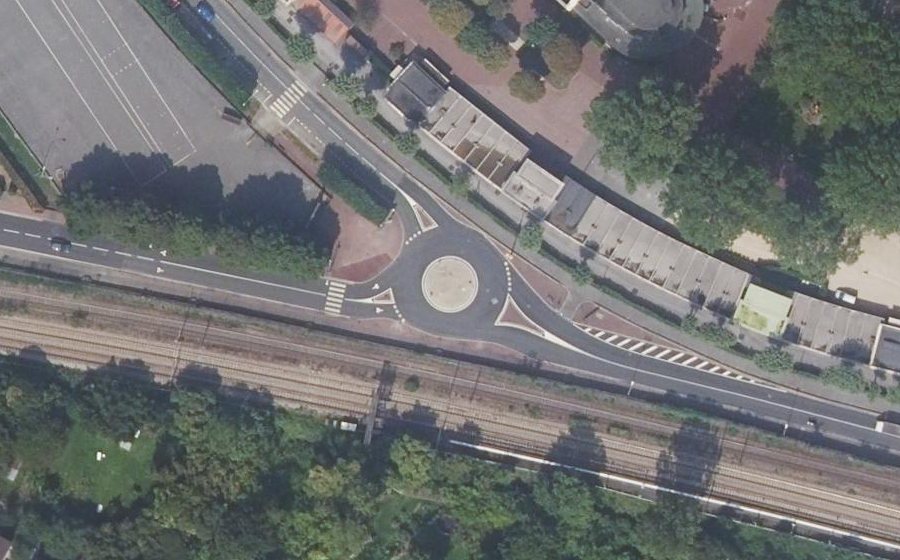 Vue aérienne du Rond-point anonyme n°27457843